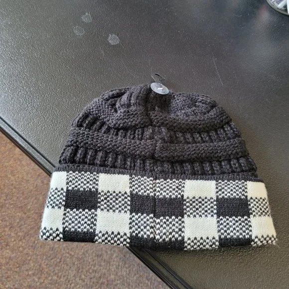 C.C Black and White Checkered Pattern Crochet Knit Beanie - Picture 5 of 6